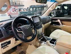 تۆیۆتا لاند کروزەر